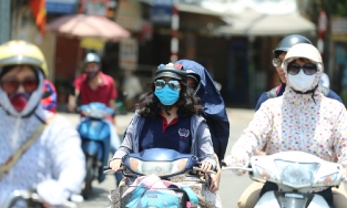 Nắng nóng ở Hà Nội tạm dừng chiều nay (5/6),  miền Trung vẫn trên 37 độ