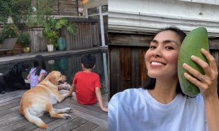 1 ngày của Hà Tăng: Sáng chăm con, đi làm, đi chợ, tối nấu ăn, chăm con