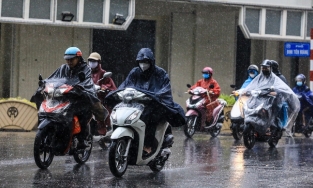 Dự báo thời tiết: Bão số 1 giật cấp 14 hướng về Quảng Ninh, Bắc Bộ mưa to từ chiều 2/7