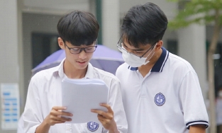 Thủ khoa 3 điểm 10 kỳ thi THPT Quốc gia 2022 học 'trường làng' ở Hà Nội
