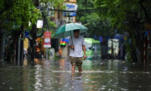 Thời tiết 2 ngày tới: Bắc Bộ tiếp tục mưa rào và dông do ảnh hưởng áp thấp