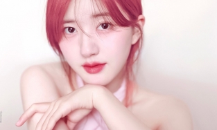 Triệu Lộ Tư khoe nhan sắc ngọt ngào, cực nổi bật với mái tóc hồng