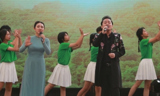 Tùng Dương, Bảo Trâm hòa nhịp yêu thương tại Ngày hội tới trường trường Hy Vọng