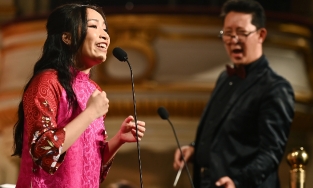 Có mẹ là Diva, Mỹ Anh vẫn bị chê “còn non” khi hát với dàn nhạc giao hưởng