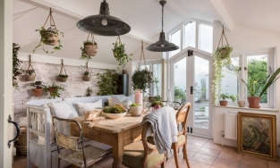 Sàn gạch đất nung cho phòng khách: Nét ấm cúng đến từ sắc màu!