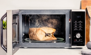 7 bước loại bỏ mùi hôi trong lò vi sóng một cách triệt để