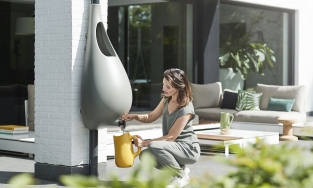 Độc đáo chiếc thùng chứa nước mưa đẹp mắt và thân thiện với môi trường