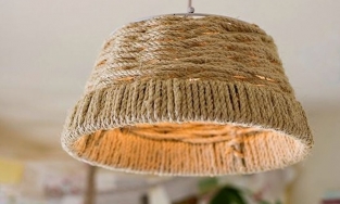 Tự làm chiếc đèn thả trần bằng dây thừng cho căn phòng thêm ấm áp