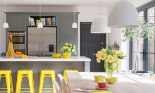 Vàng - xám, cặp màu cứ dùng là phòng bếp tự khắc sẽ đẹp không cưỡng nổi