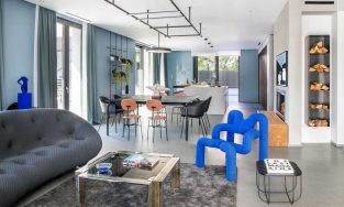 Biệt thự phong cách đương đại với gam màu xanh lam - xám sang trọng và tươi mới