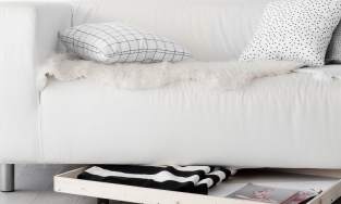 Tự làm khay lưu trữ để tận dụng không gian dưới sofa trong vòng 3 nốt nhạc