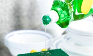 Dọn nhà đón Tết nhanh và sạch bong bằng nước rửa bát