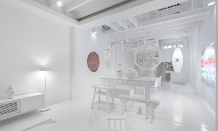 Canvas House, ngôi nhà chỉ dùng độc nhất màu trắng tại Singapore