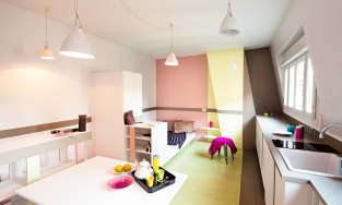 Cải tạo căn hộ 23m² cũ kỹ thành không gian sống rực rỡ 7 sắc cầu vồng