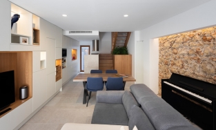 GD House: Ngôi nhà ống sử dụng hệ cầu thang thông minh làm điểm nhấn