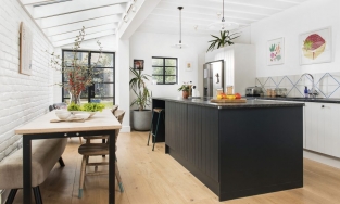 Cải tạo phòng bếp tuềnh toàng thành góc nấu - ăn sinh động và đầy cảm hứng