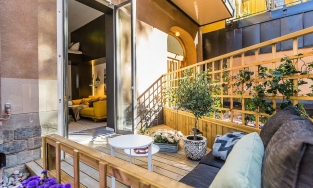 Căn hộ mini vỏn vẹn 16m² nhưng sở hữu ban công thoáng mát, đẹp ngất ngây