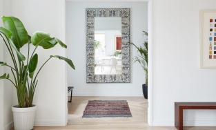 Gương cỡ lớn trong trang trí nội thất: 10 ý tưởng bày trí cho không gian sống thêm ấn tượng