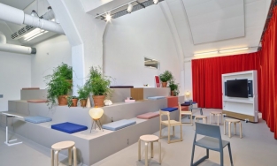 Văn phòng làm việc thiết kế trẻ trung như quán cafe, cái gì cũng có