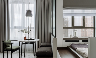 Căn hộ 35m² sử dụng hầu hết vách ngăn cửa trượt kính mờ để phân vùng không gian hiệu quả