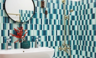 Ốp gạch thẻ theo chiều dọc, cách nâng chiều cao, tăng thẩm mĩ cho phòng tắm