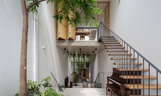 CH House:  Ngôi nhà bình yên để 3 thế hệ cùng chung sống ở Thủ đô náo nhiệt