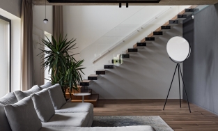 Lan can trong suốt: Ý tưởng thiết kế cho cầu thang an toàn vẫn sang chảnh