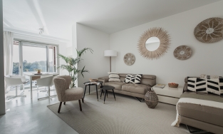 Căn hộ 3 phòng ngủ chuẩn gu người thích tối giản: Nội thất ít mà chất lừ