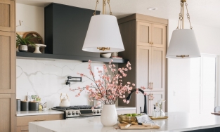 6 yếu tố quan trọng cần lưu ý khi lựa chọn đèn thả trần cho đảo bếp 