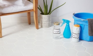 Hướng dẫn cách làm sạch sàn nhà lát gạch sứ để sàn nhà sạch bóng