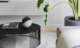 Bàn nước tròn, món nội thất giúp phòng khách mềm mại và thu hút