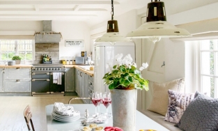 Thiết kế phòng bếp nên thơ theo phong cách đồng quê: Để vào bếp không còn là cuộc chiến