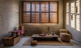 Căn hộ 60m² thiết kế theo phong cách wabi-sabi, vẻ đẹp từ điều không hoàn hảo mộc mạc