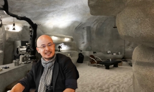 Ngôi nhà trong hang đá của Đặng Lê Nguyên Vũ: Nội thất đá, riêng tư, an ninh nhưng tiện nghi