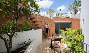 Ha House, ngôi nhà tại Sài Gòn với những mảng xanh “xếp tầng” cho không gian ngập tràn sức sống