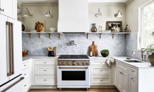 Mặt bàn bếp bằng đá tự nhiên: Ưu và nhược điểm bạn cần nắm trước khi 'xuống tiền' đầu tư