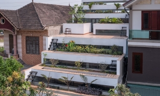 Ngôi nhà Hà Tĩnh biến mái nhà thành ruộng bậc thang để trồng cây, chỗ chill siêu xịn cho gia đình