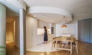 Căn hộ 130m² mềm như lụa nhờ dùng 'đường cong' để phân chia không gian