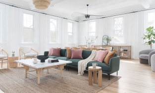 Căn hộ đẹp bất ngờ cải tạo từ nhà máy đóng chai Coca-Cola cũ