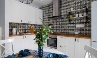 Căn hộ 46m² với nội thất màu xanh lam yên bình, tinh tế của cặp vợ chồng son