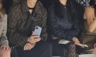 Giữa tin đồn hẹn hò bùng nổ, Lee Min Ho vẫn thân mật ngồi cạnh Song Hye Kyo