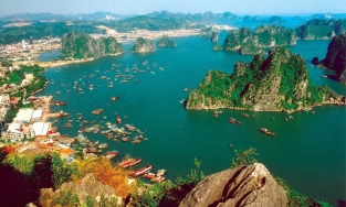 Khách du lịch đến Quảng Ninh tăng 10 lần sau gói kích cầu 100 tỷ đồng