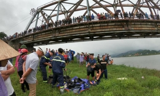 Truy tặng huy hiệu 'Tuổi trẻ dũng cảm' cho tài xế quên mình cứu người ở Bắc Giang