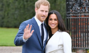 Hoàng tử Harry khoét sâu mâu thuẫn với Hoàng gia khi bán tên mẹ kiếm lời