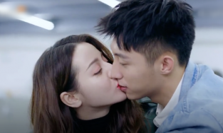  Địch Lệ Nhiệt Ba và Hoàng Cảnh Du tiếp tục lộ thêm bằng chứng hẹn hò bí mật