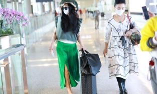 Thời trang sân bay 'không giống ai' của Phạm Băng Băng