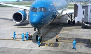 Dừng kế hoạch 33 chuyến bay 'nửa thương mại' đưa công dân Việt về nước