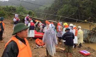 Lâm Đồng: Tìm thấy thi thể nữ du khách thứ 2 bị lũ cuốn trôi