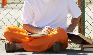 Cứ đọc hết 1 cuốn sách, tù nhân Brazil sẽ được giảm án 4 ngày