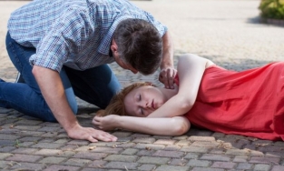 Lý do người trẻ tuổi và khỏe mạnh như ca sĩ Vân Quang Long vẫn bị đột quỵ?